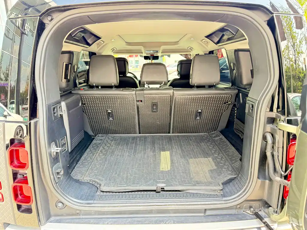 Land Rover Defender — миниатюра 24