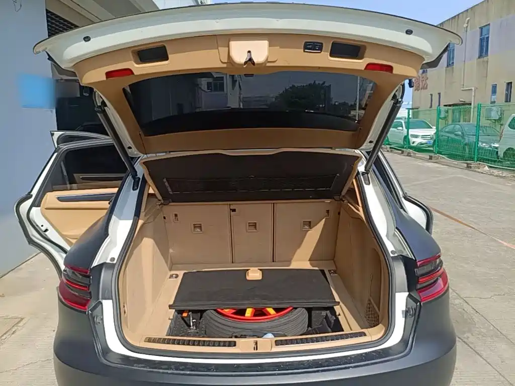 Porsche Macan — миниатюра 19