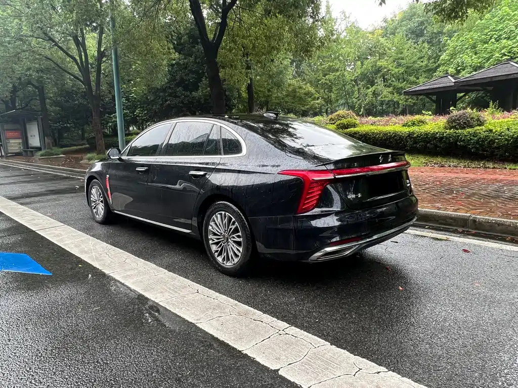Hongqi Hongqi H5 — миниатюра 6