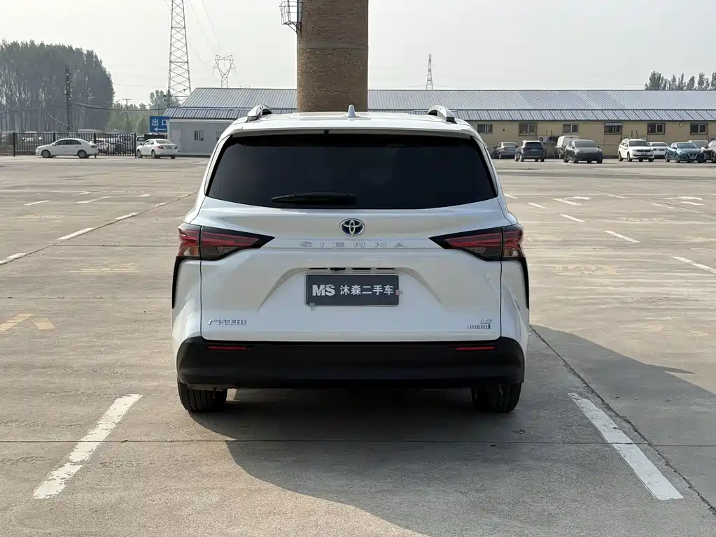 Toyota Sienna — миниатюра 5