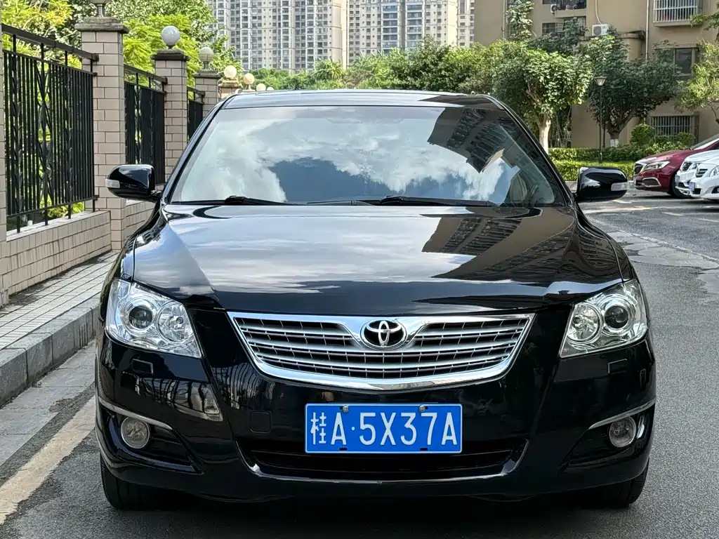 Toyota Camry — миниатюра 2