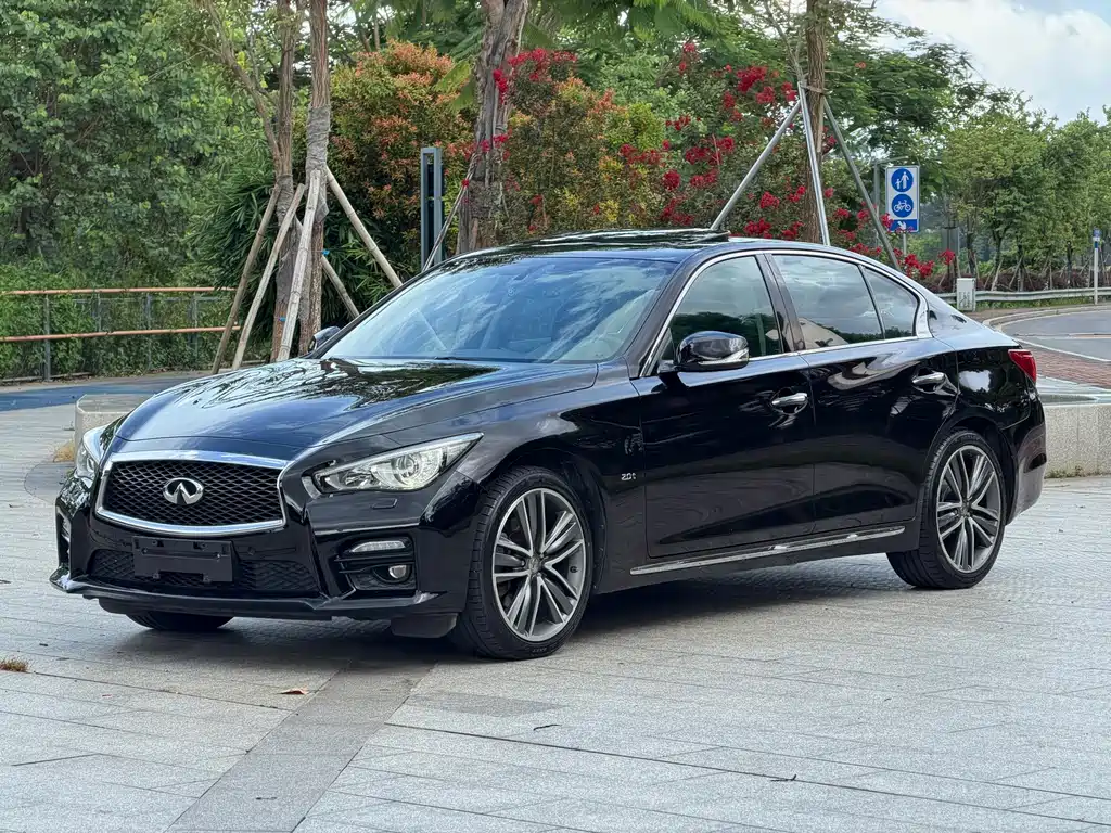 Infiniti Q50L