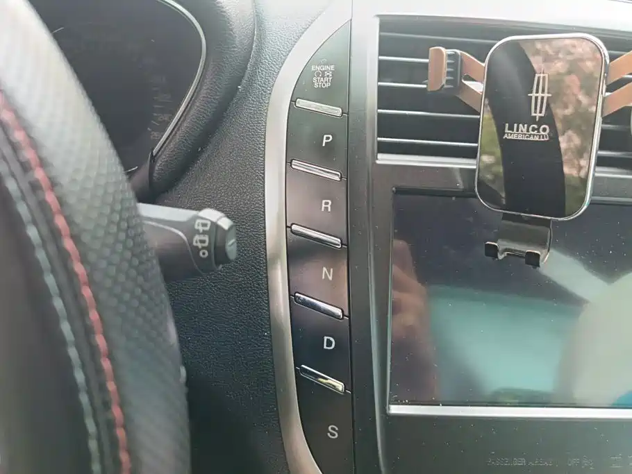 Lincoln MKC — миниатюра 16