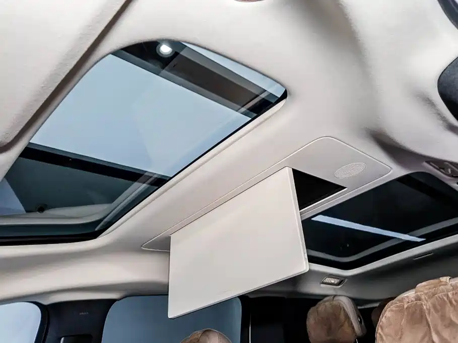 Li Auto Li MEGA — миниатюра 21