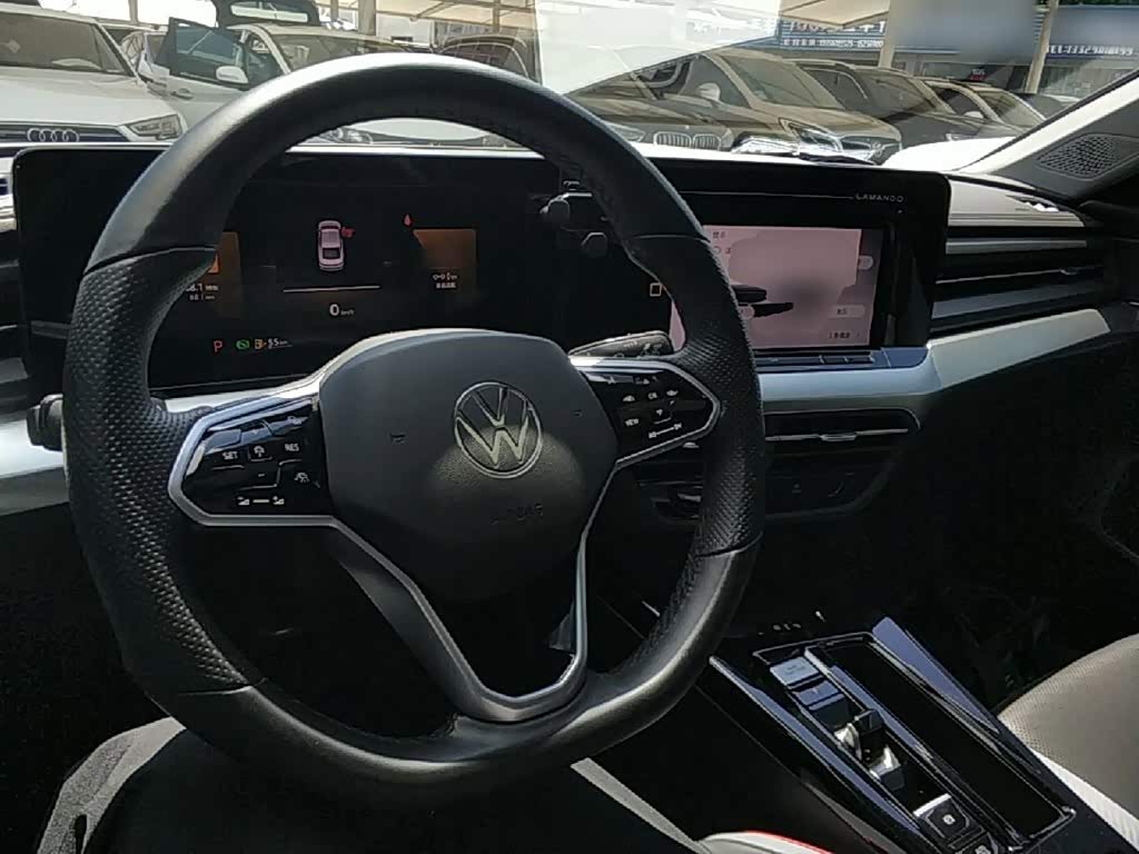 Toyota YARiS L Zhi Xuan 1.4 л 2022 г. Серебристо-серый, пробег 29500 км