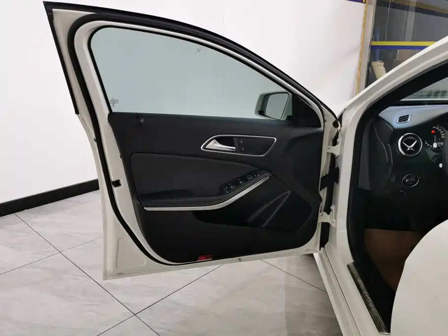 Mercedes-Benz A-Class (Import) — миниатюра 7
