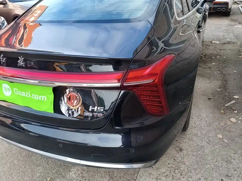 Hongqi Hongqi H5 — миниатюра 8