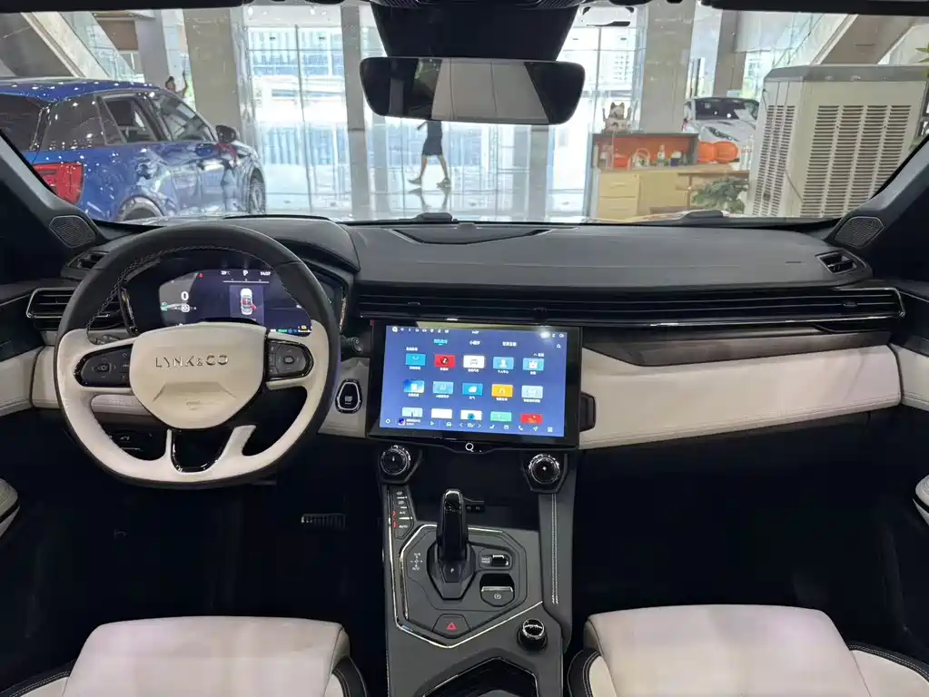 Lynk & Co 01 — миниатюра 6