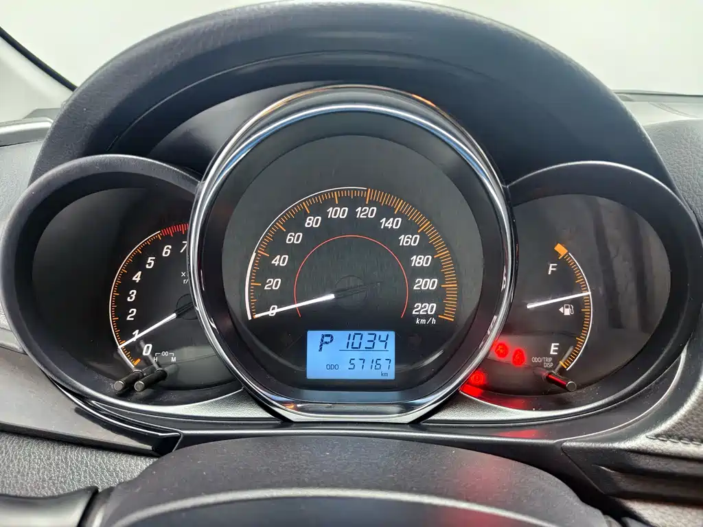 Toyota Yaris L — миниатюра 18