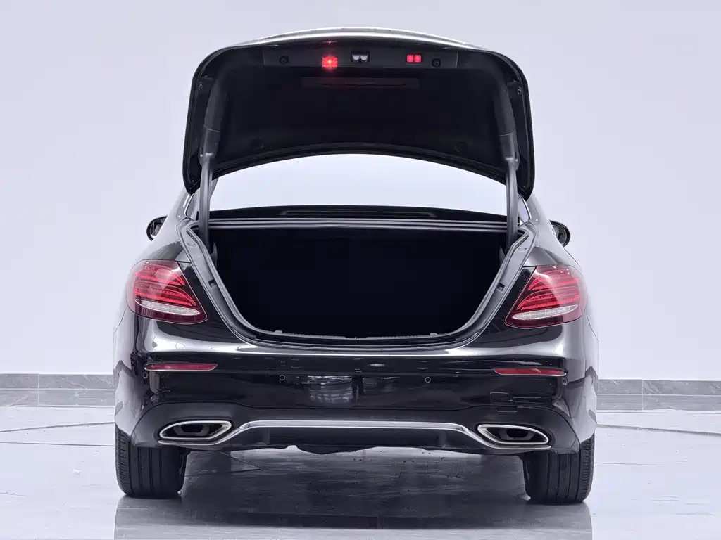 Mercedes-Benz E-Class — миниатюра 19