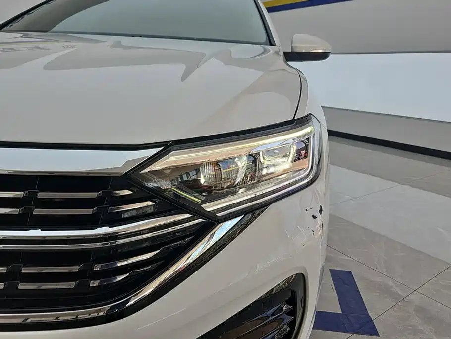 Volkswagen Sagitar — миниатюра 5