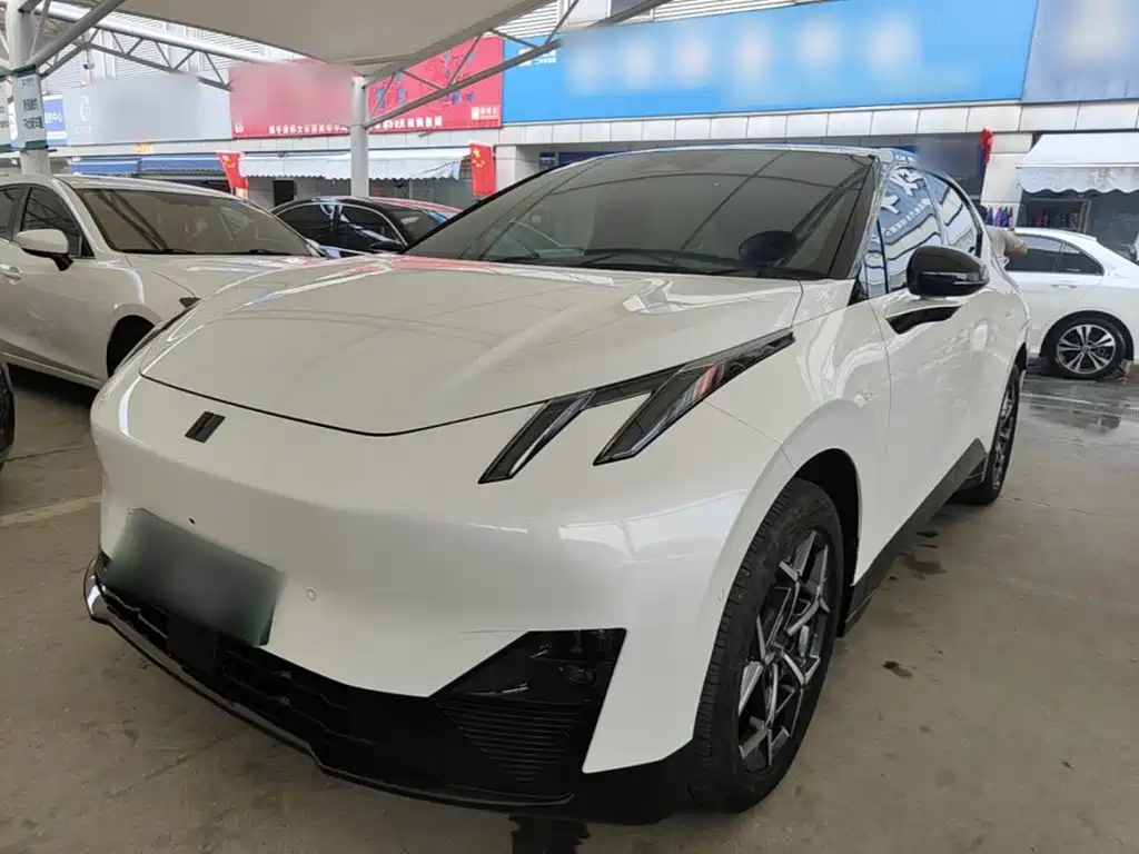 Lynk & Co Z20