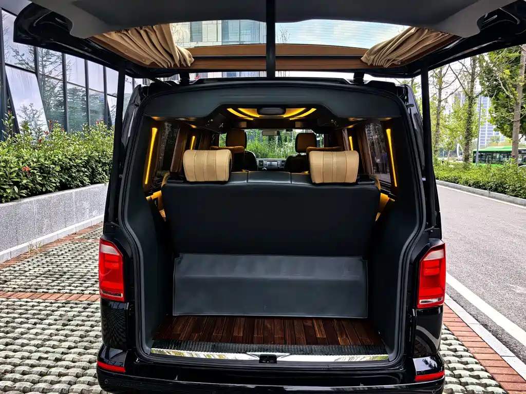 Volkswagen Caravelle — миниатюра 23