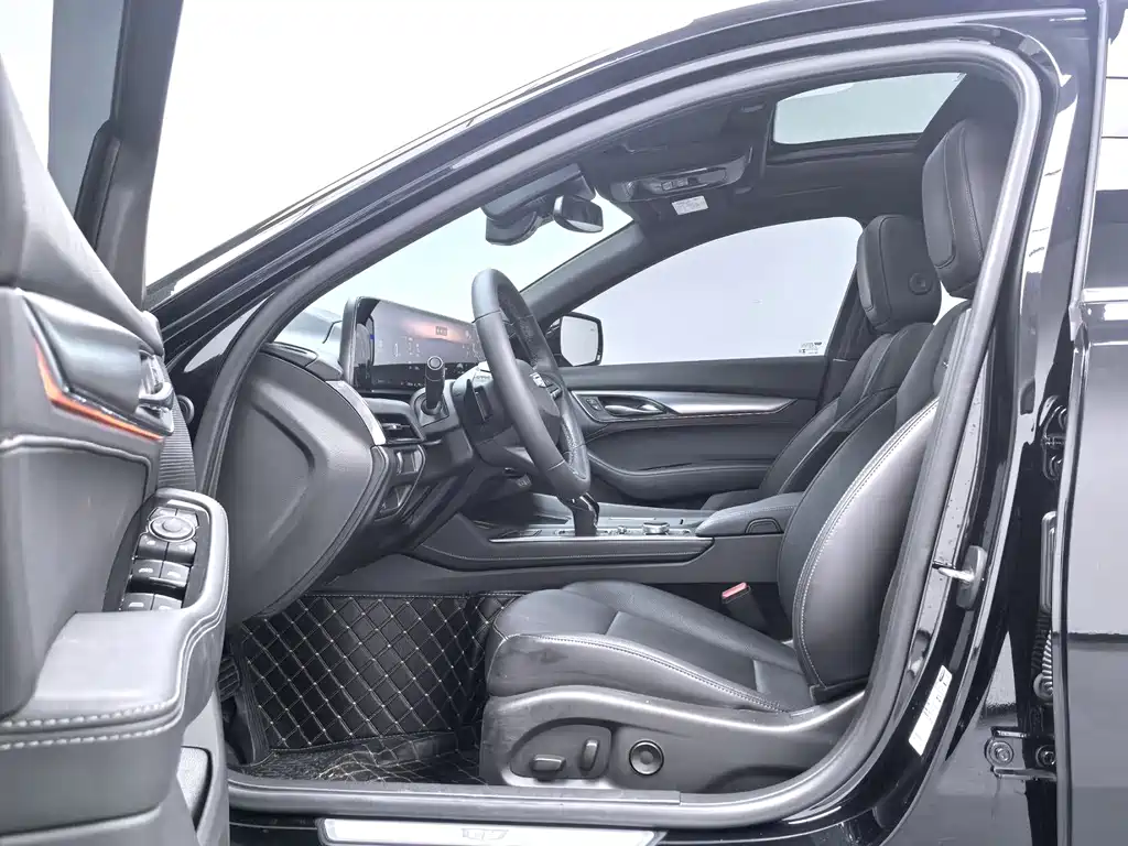 Cadillac CT5 — миниатюра 4