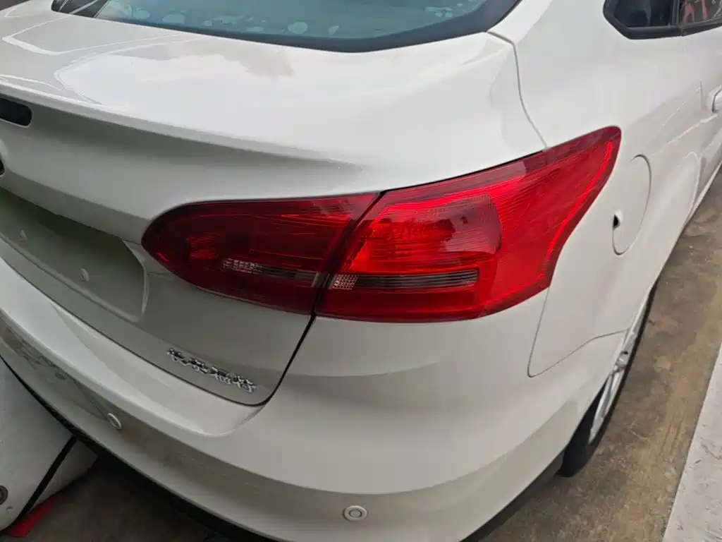 Ford Focus — миниатюра 8