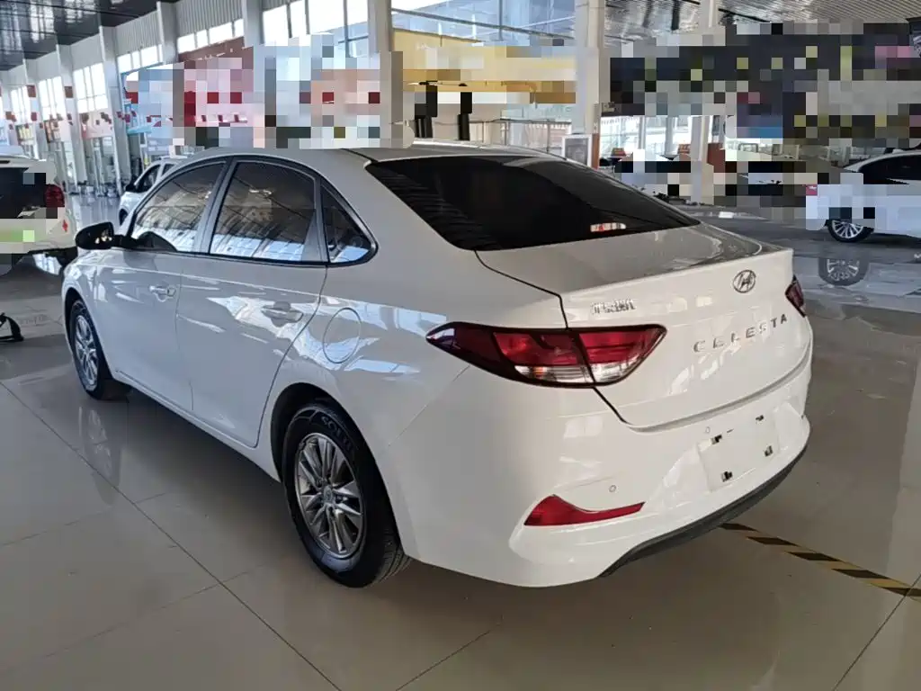 Hyundai Elantra — миниатюра 5