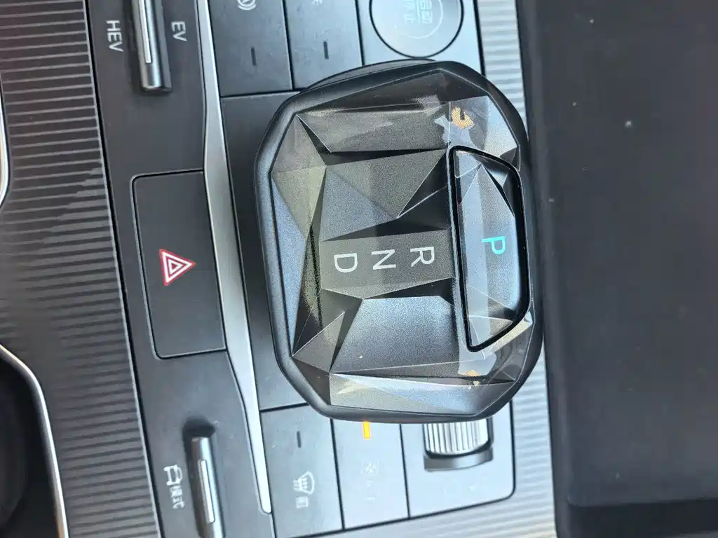 BYD L DM-i — миниатюра 15