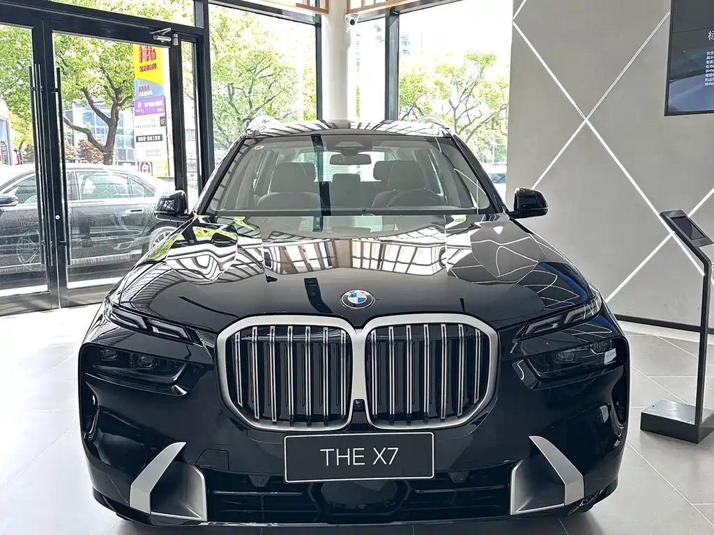 BMW X7 2026 xDrive40i Lead Luxury 7 мест