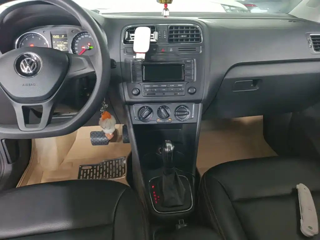 Volkswagen Polo — миниатюра 13