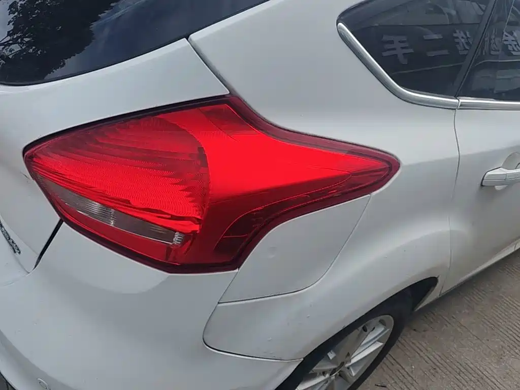 Ford Focus — миниатюра 8