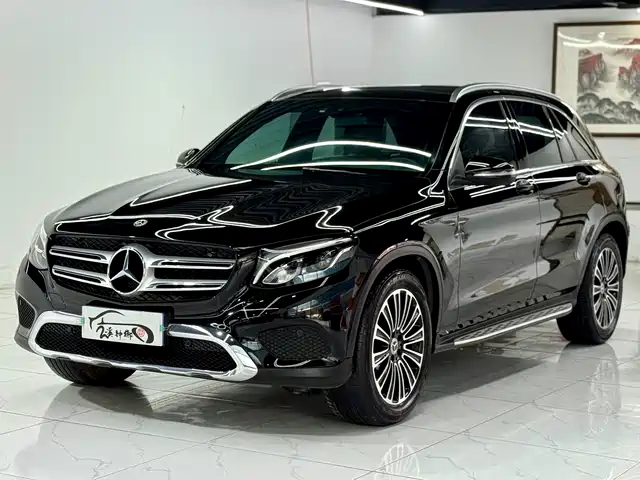 MERCEDES-BENZ GLC