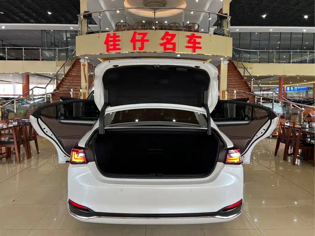 Lexus ES — миниатюра 7