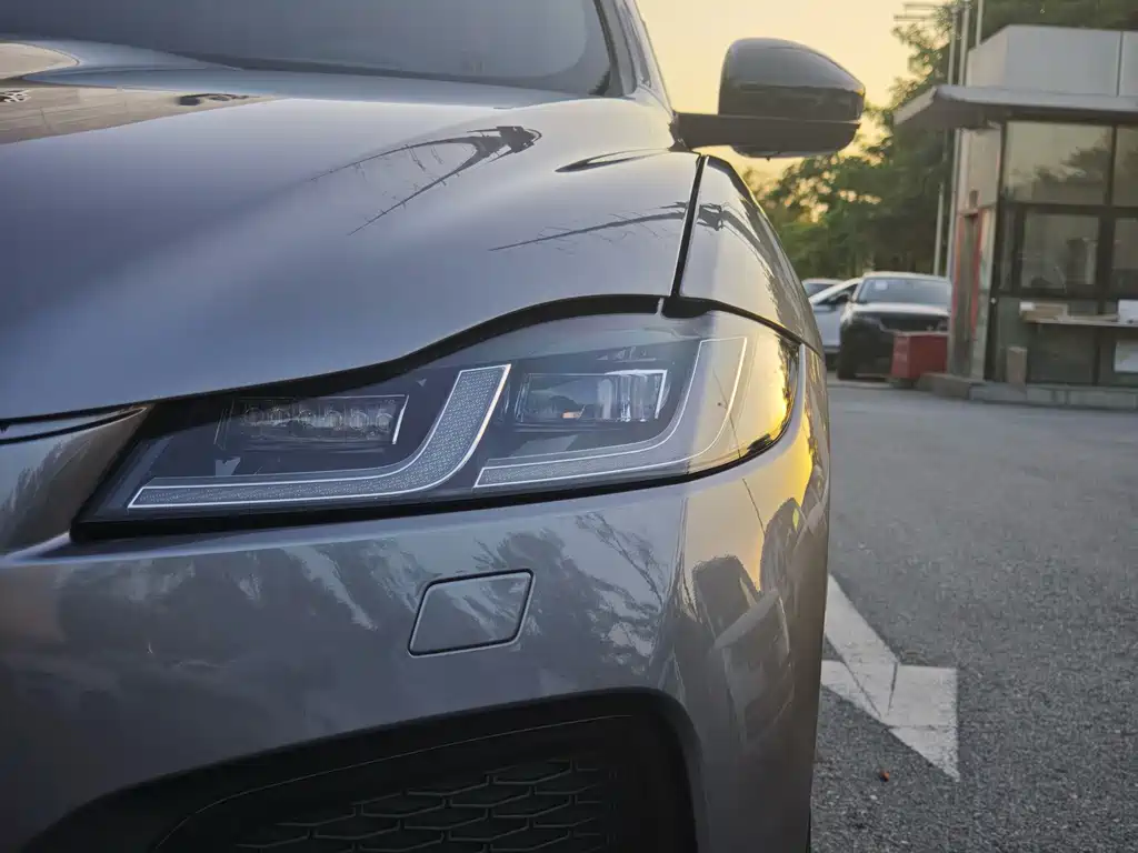 Jaguar F-PACE — миниатюра 6