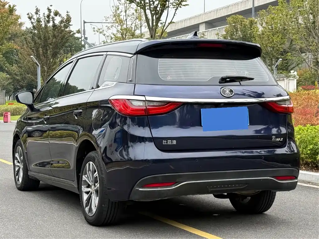 BYD MAX — миниатюра 6
