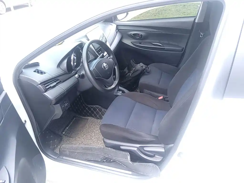 Toyota Yaris L — миниатюра 15