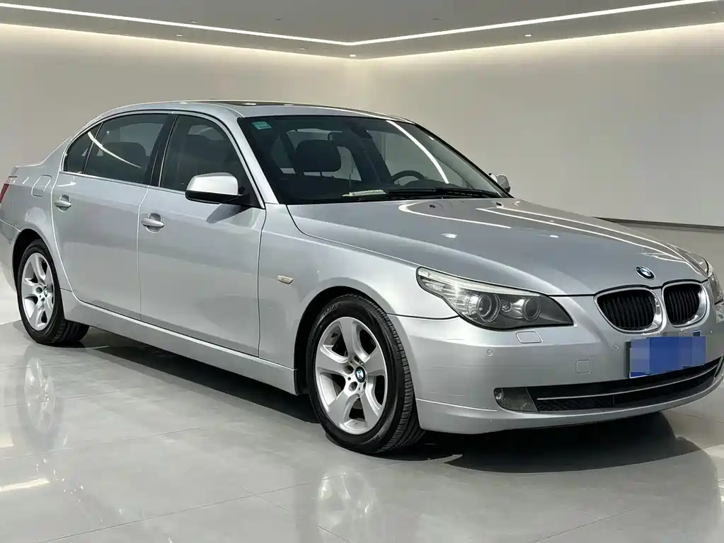 BMW 5 Series — миниатюра 3