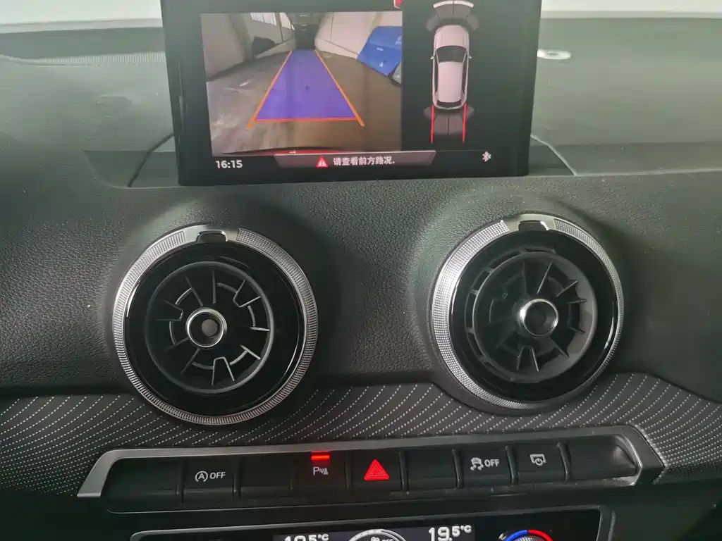 Audi Q2L — миниатюра 8