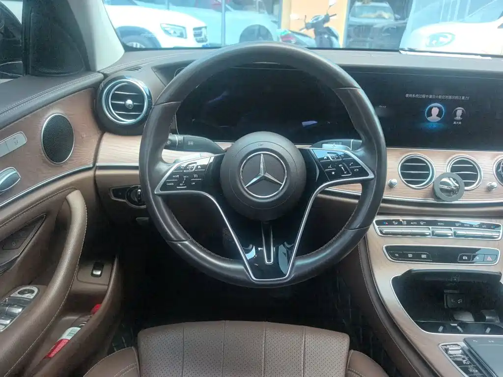 Mercedes-Benz E-Class — миниатюра 15