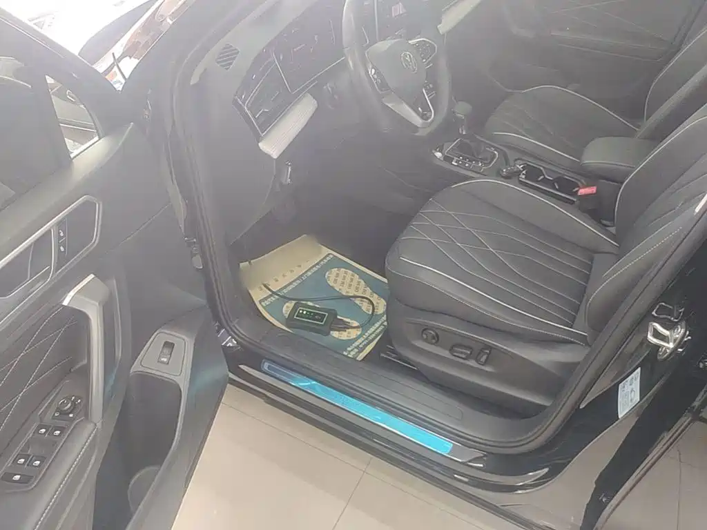 Volkswagen Tiguan L — миниатюра 16