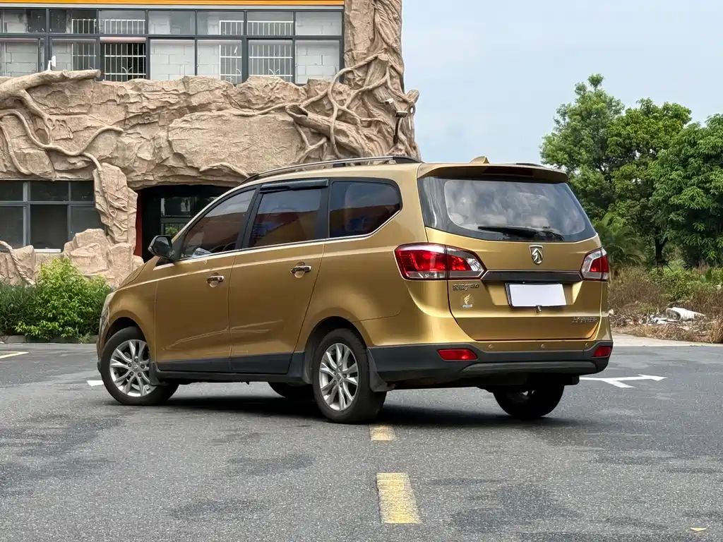 Baojun 730 2014 1.5L MT Comfort 7 мест