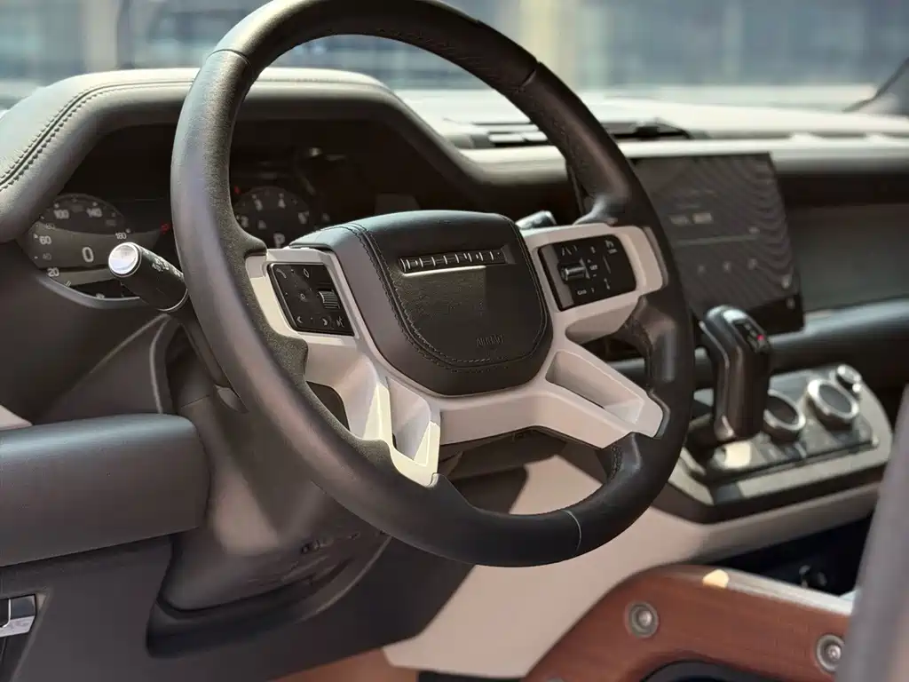Land Rover Defender — миниатюра 6
