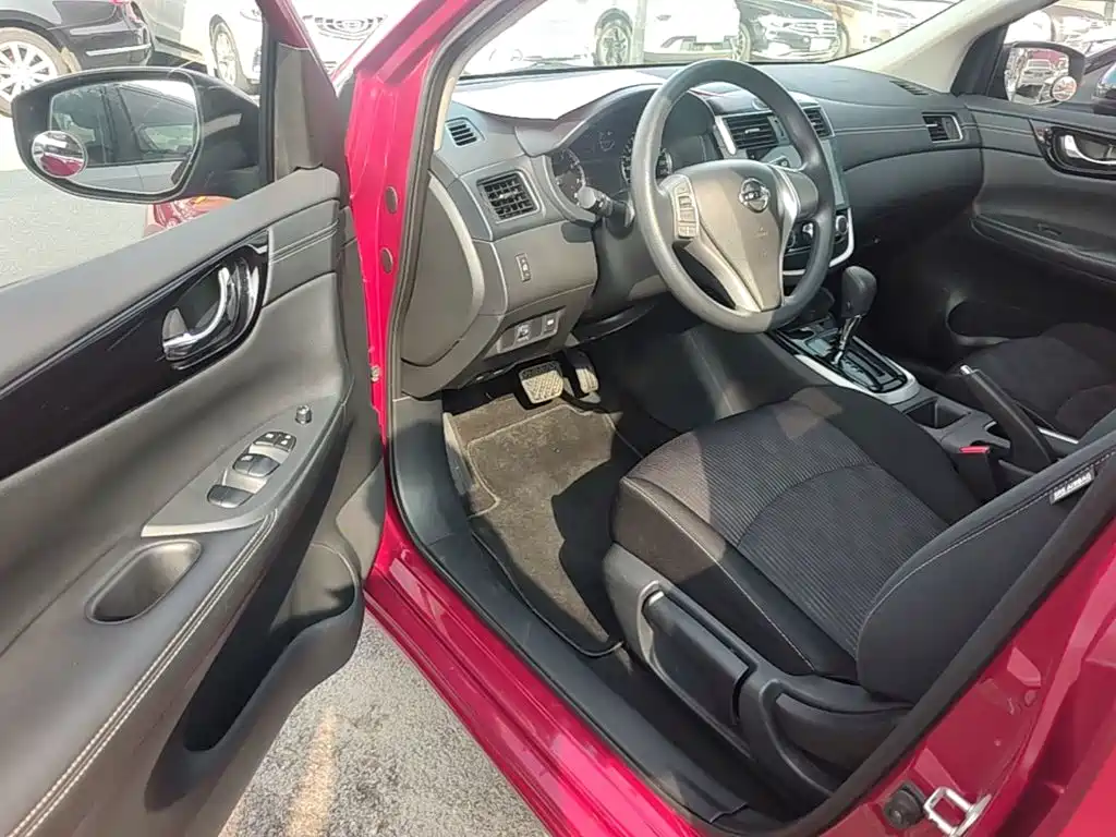 Nissan Tiida — миниатюра 16