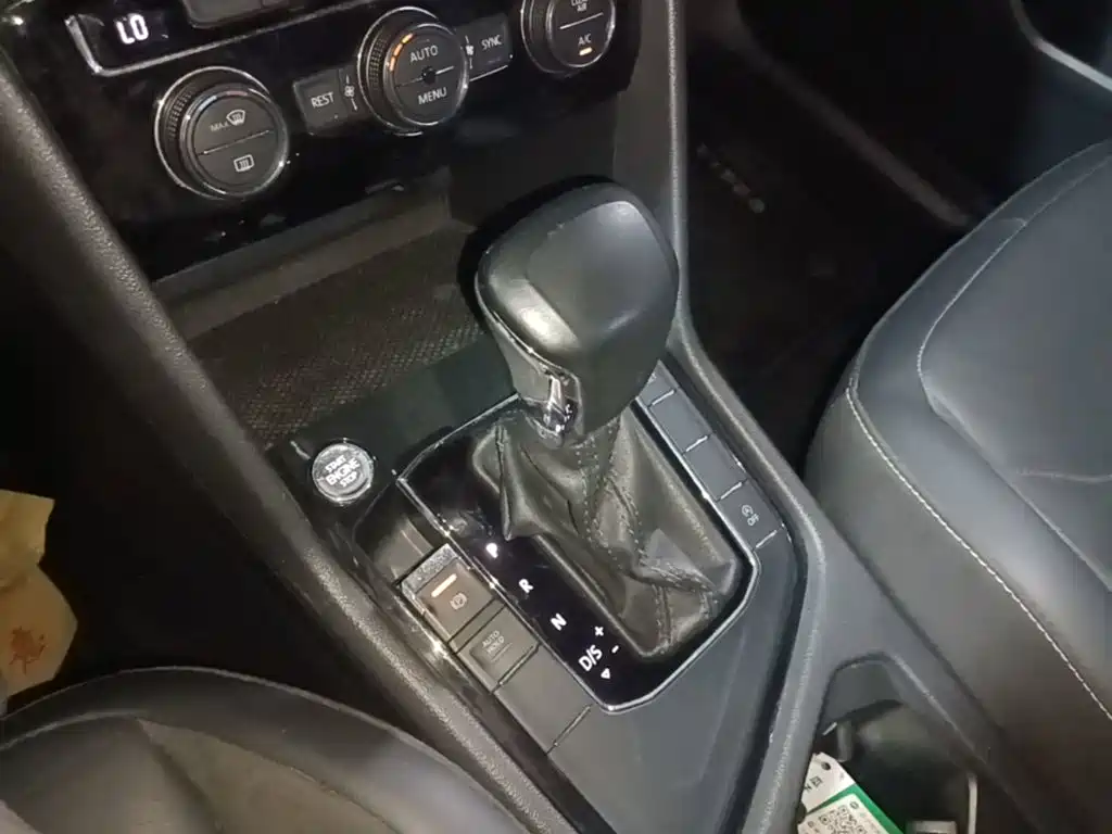 Volkswagen Tiguan L — миниатюра 14