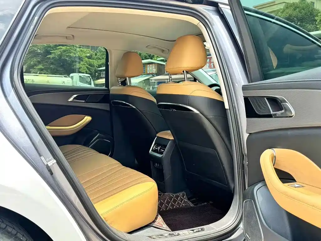 Hongqi Hongqi H5 — миниатюра 5