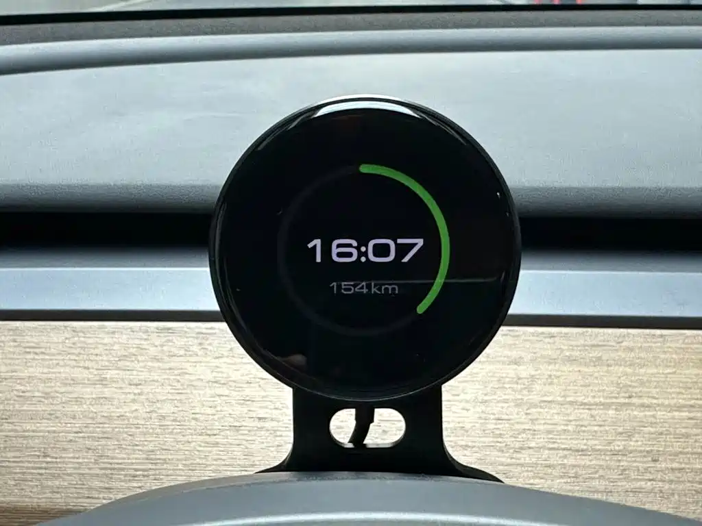 Tesla Model Y — миниатюра 15