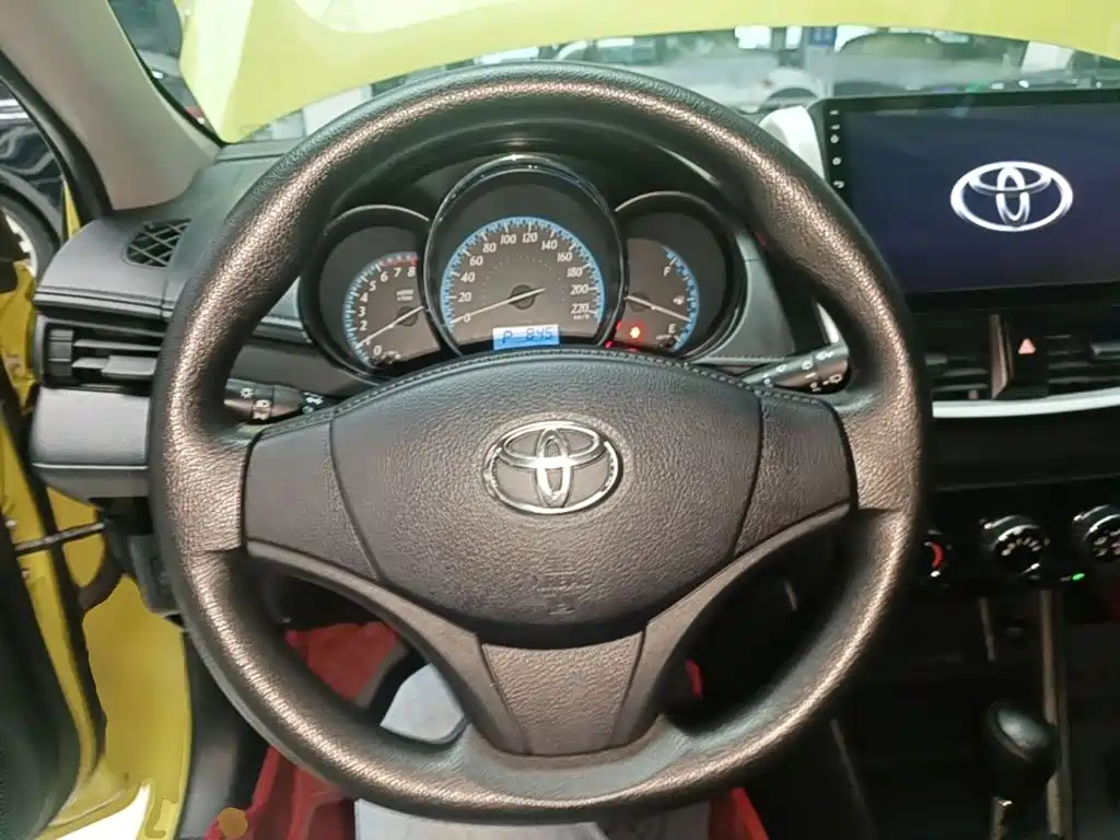 Toyota Yaris L — миниатюра 11