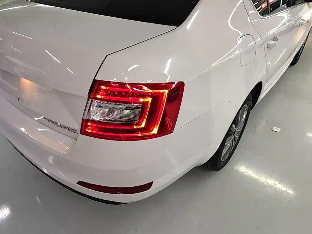 Skoda Octavia — миниатюра 8