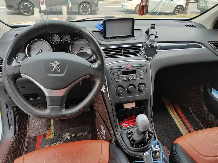 Peugeot 308 — миниатюра 12