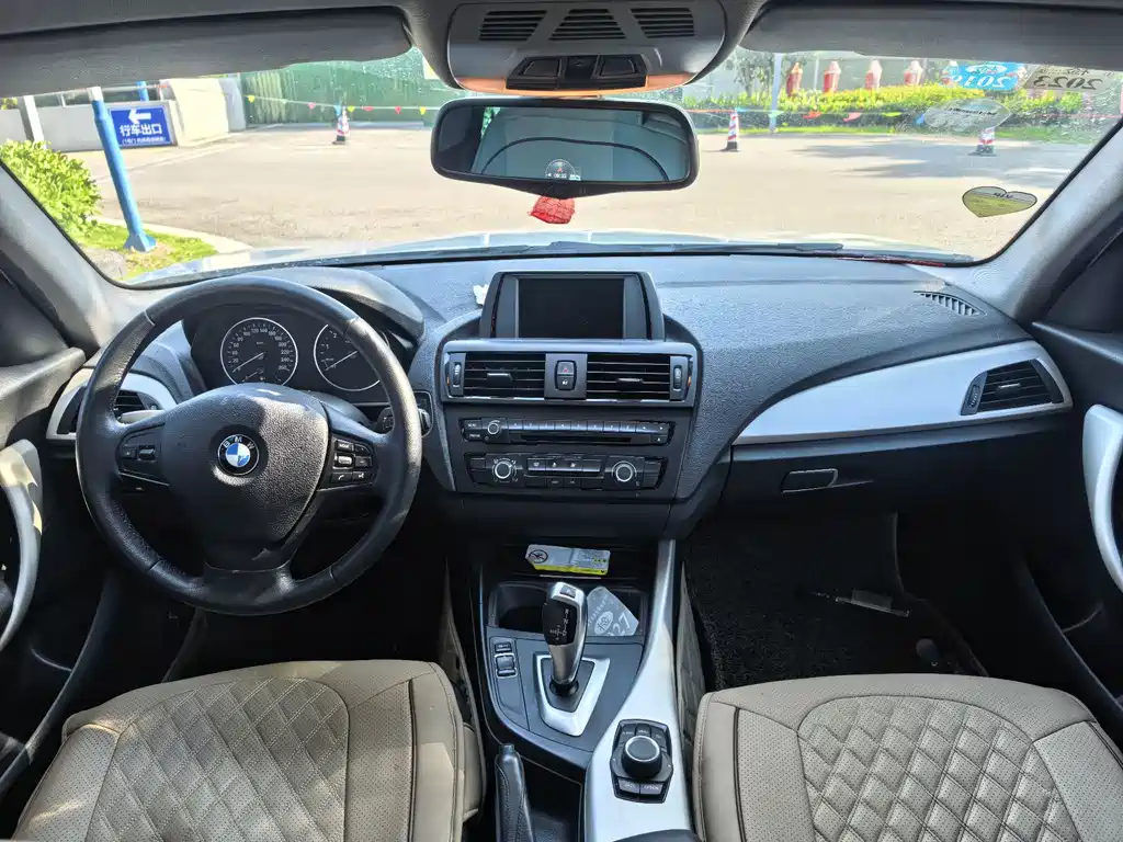 BMW 1 Series (Import) — миниатюра 7