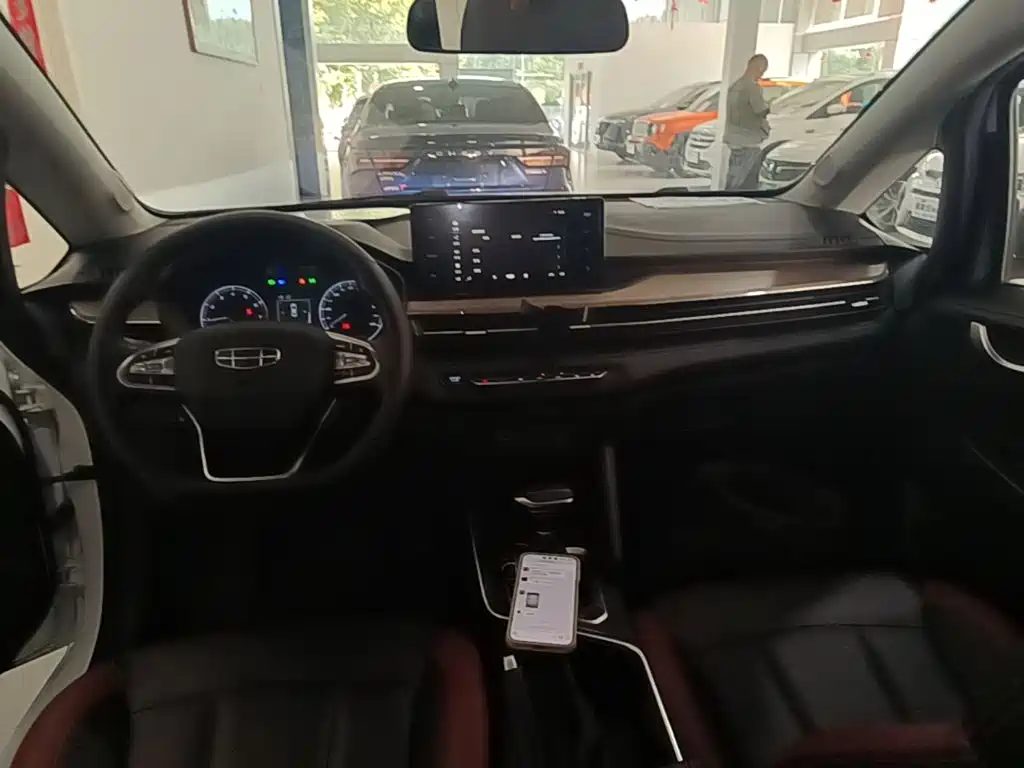 Geely Vision X3 — миниатюра 10