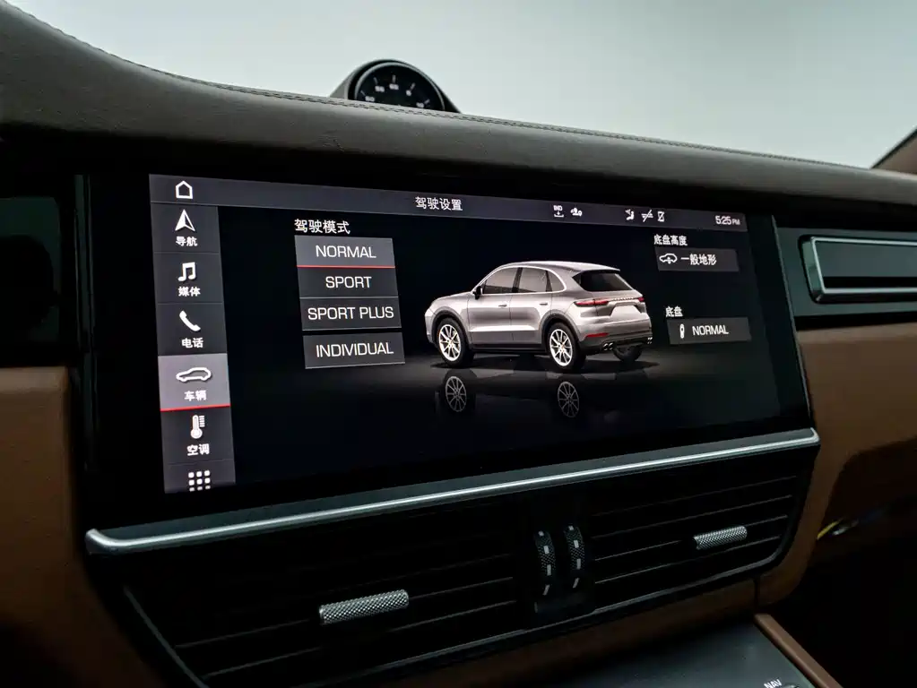 Porsche Cayenne — миниатюра 20