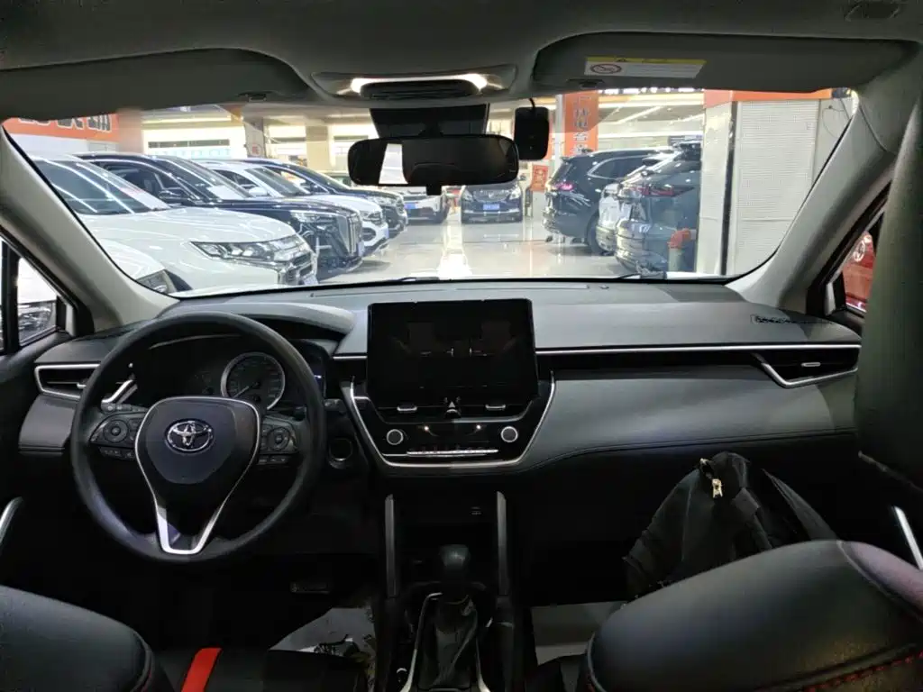 Toyota Corolla Cross — миниатюра 10