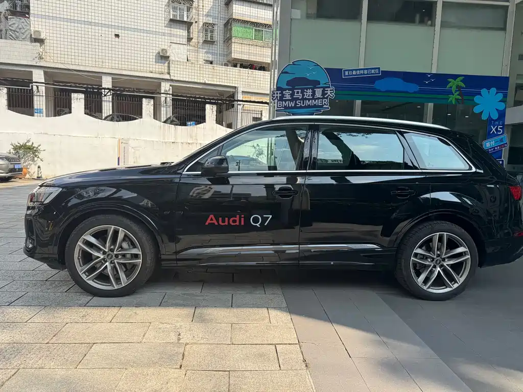 Audi Q7 — миниатюра 10