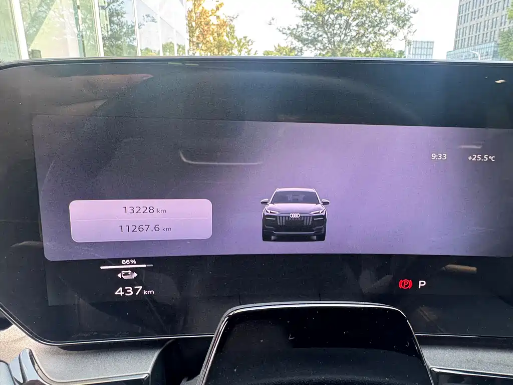 Audi Q6L e-tron — миниатюра 6