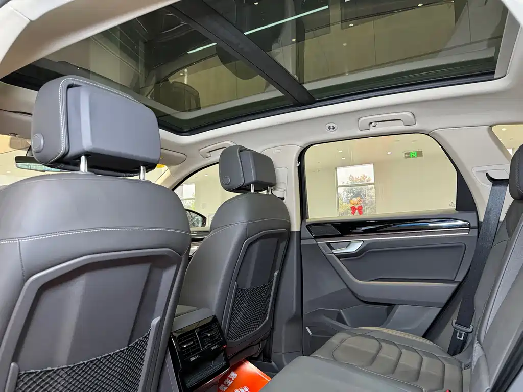 Volkswagen Touareg — миниатюра 9