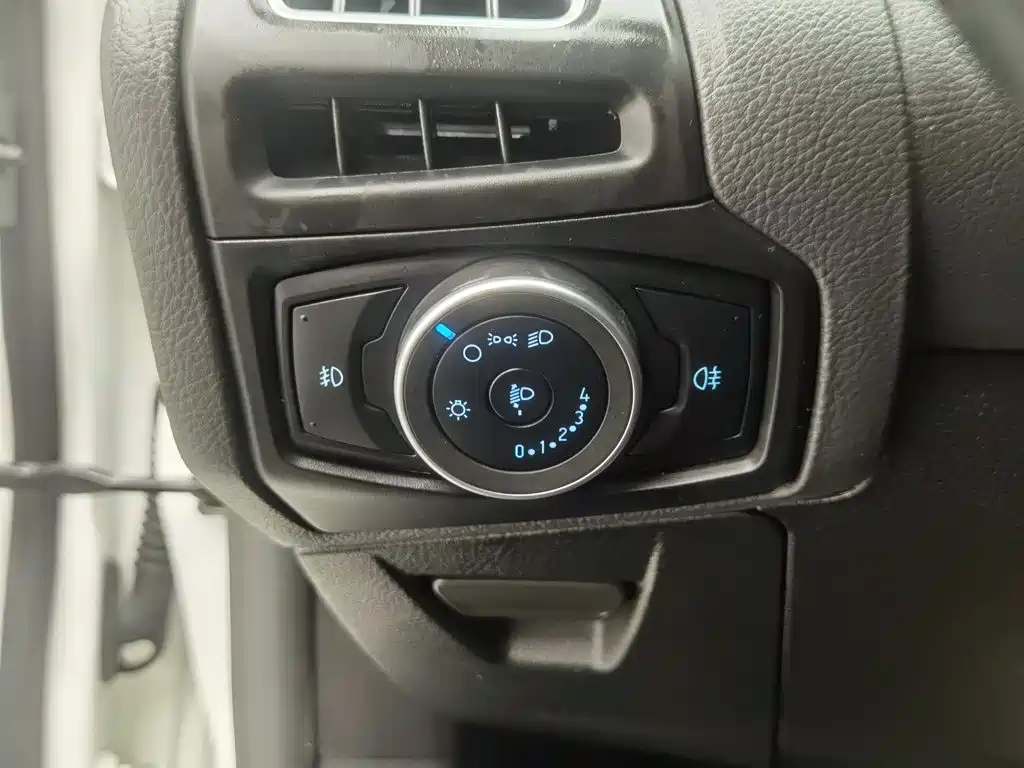 Ford Focus — миниатюра 21
